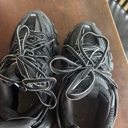 Barely Used Balenciaga Tracks Size 39