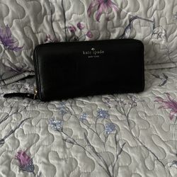Kate Spade Black Leather Wallet In Excellent Condition 