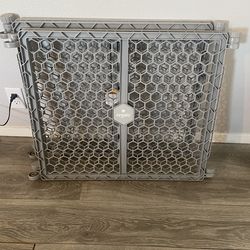 Regalo plastic gates