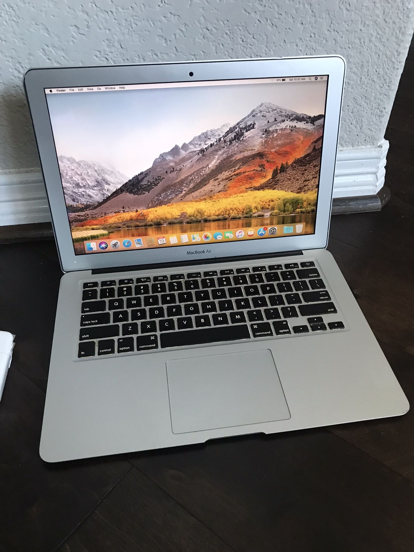 MacBook Air 13” 2011 Intel Core i5 4GB 60SSD WiFi USB