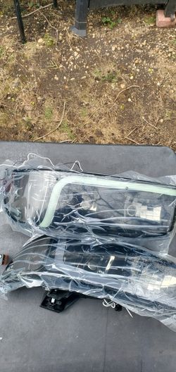 2003 To 2006 Yukon Head Lights