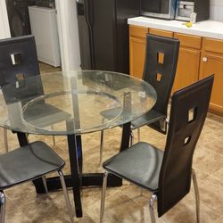 Beautiful Glass Dining Table With 4 Chairs For Sale!