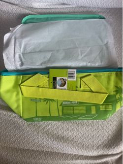 Trader Joe’s insulated totes neon green summer edition