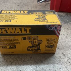 20V DeWalt Hammer Drill And Impact Driver Combo Kit