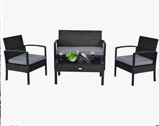 4 Pcs out doors chairs