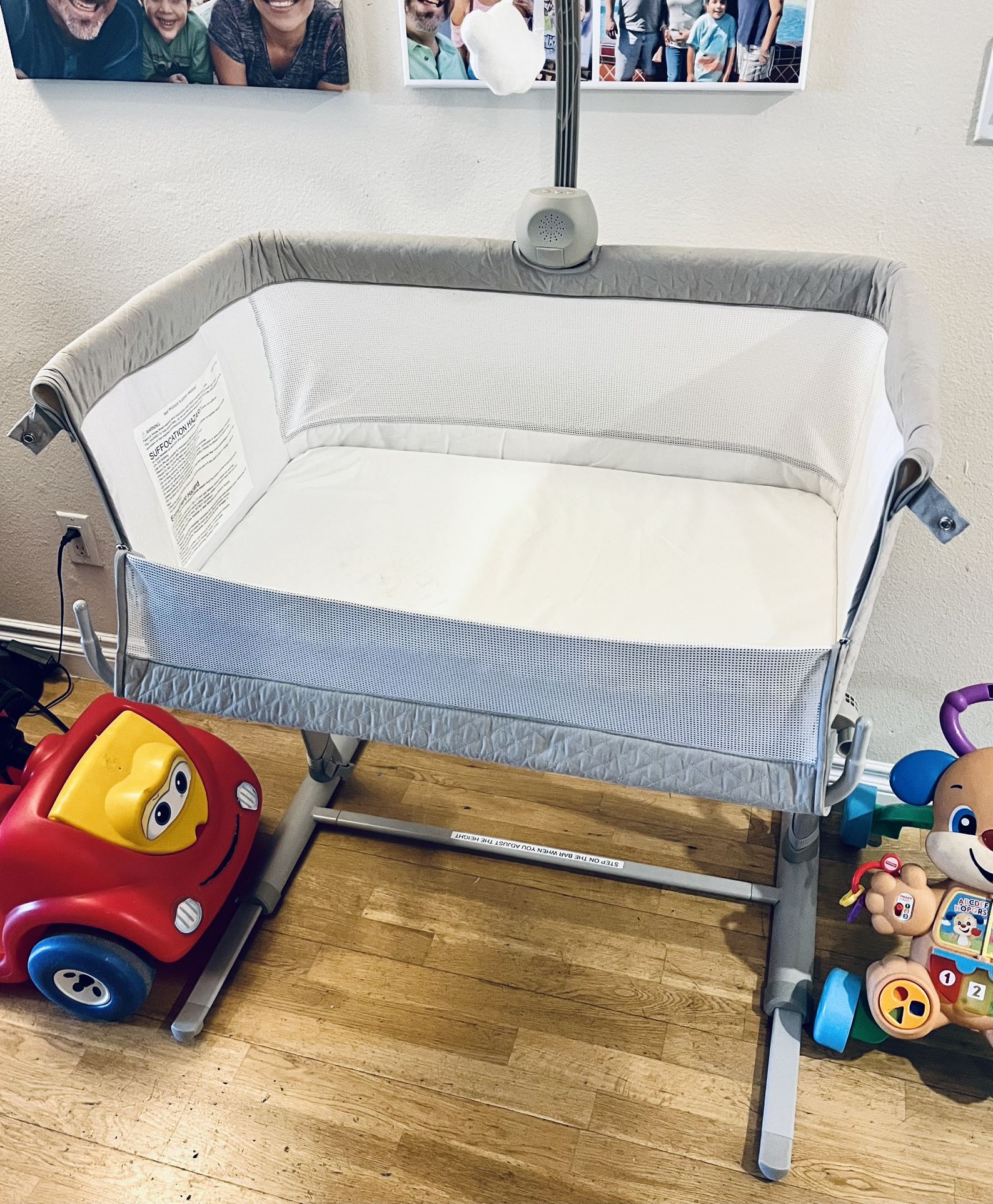 Baby Bassinet (Robbei), Fisher-Price Deluxe Take-Along Swing & Seat &/or Ingenuity™ Twinkle Tails Bouncer