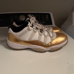 Jordan 11s