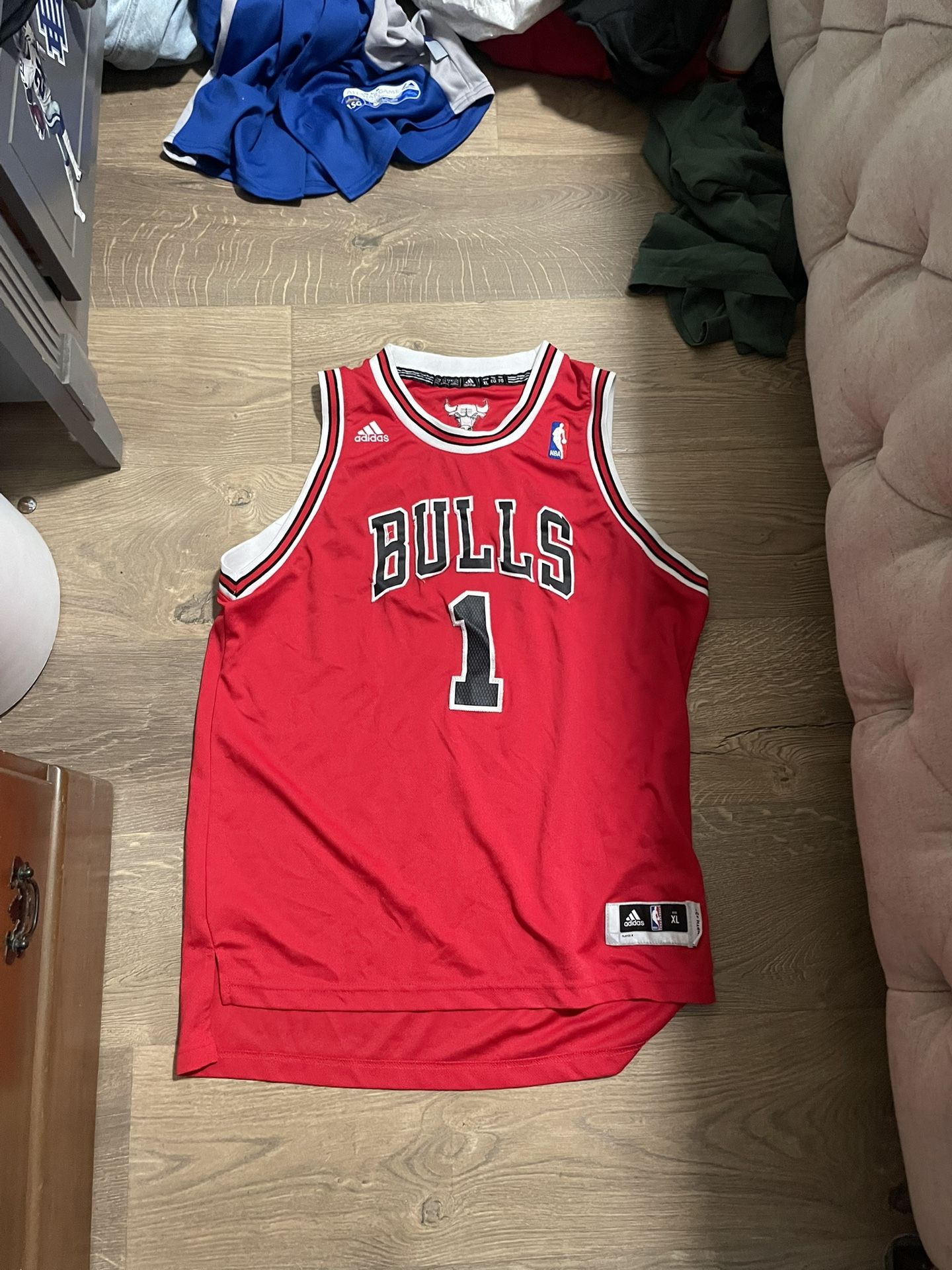 Derrick Rose Bulls Jersey Size XL