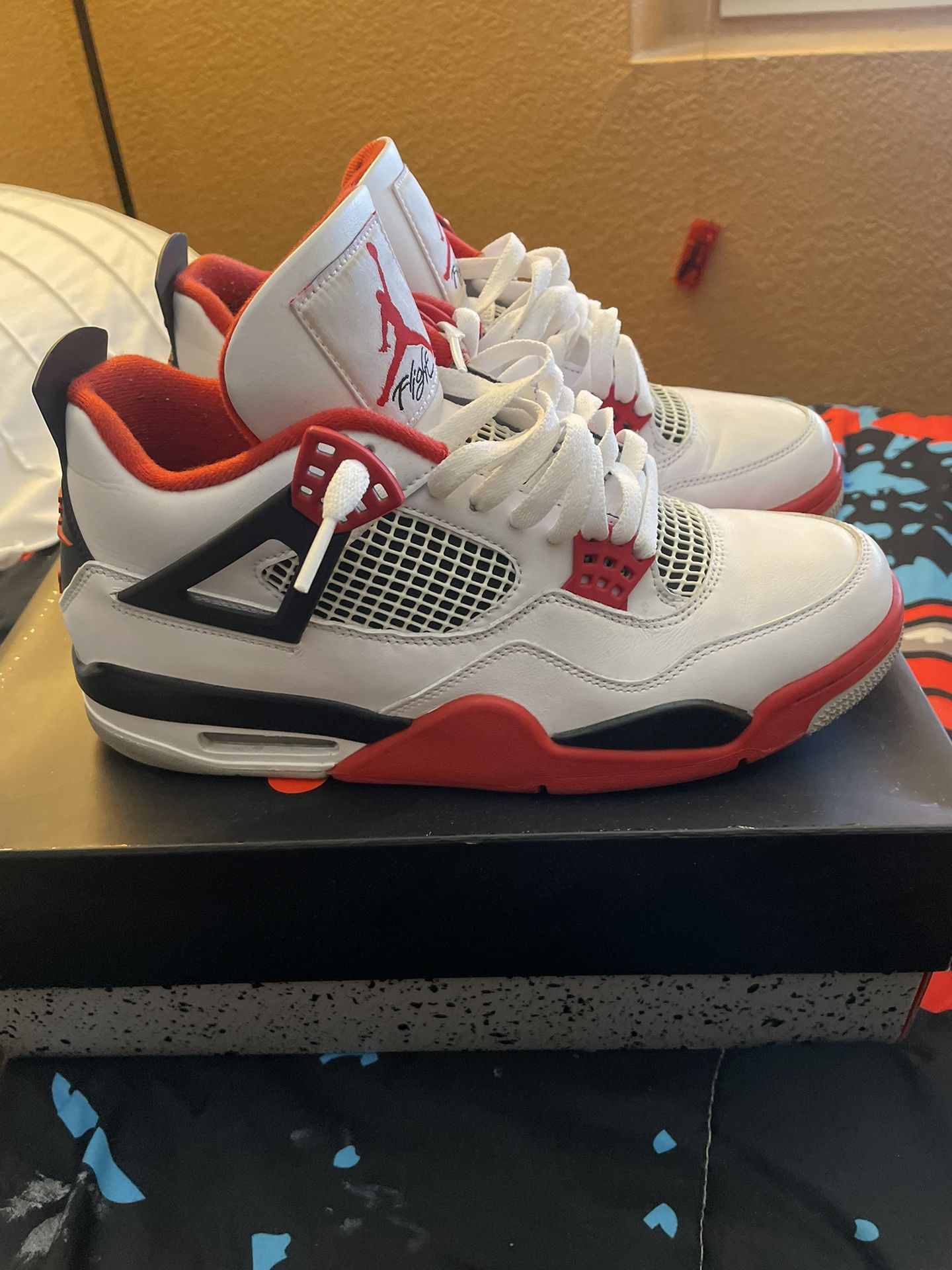 Jordan 4 Fire Red