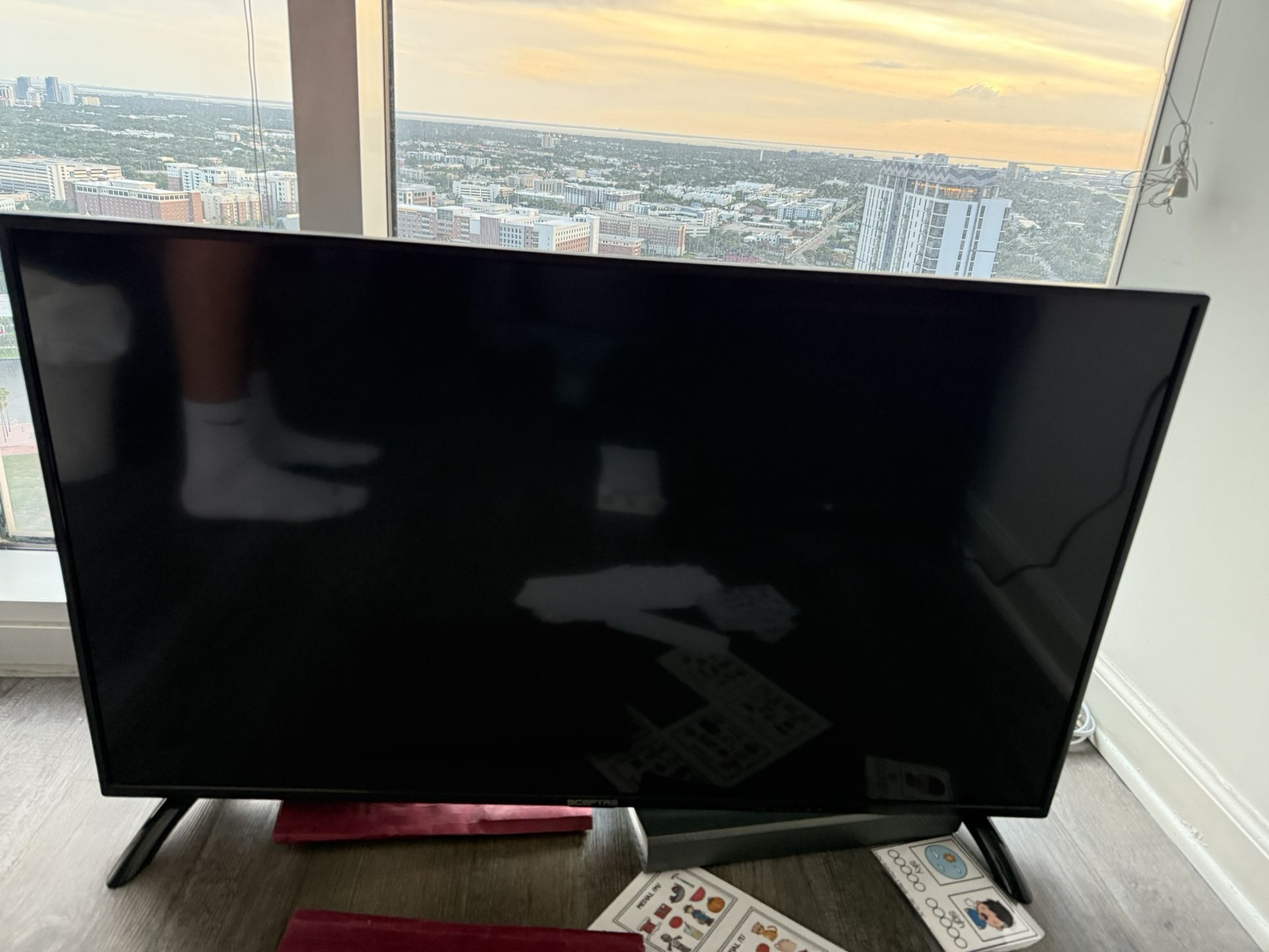 43” TV