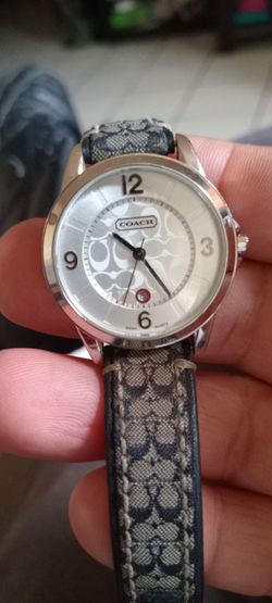 Coach de mujer en buenas condiciones original  no batería swiss made