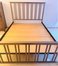 Queen metal frame bed