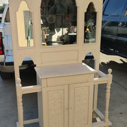 Old Entry Cabinet Mirror Thing
