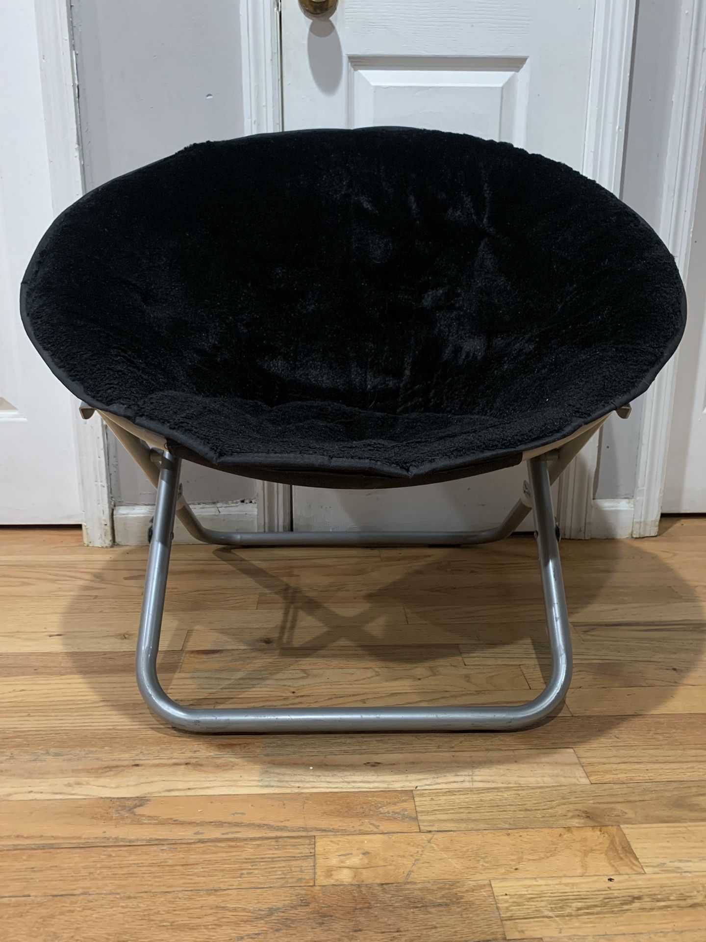 Black Saucer Chair