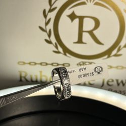 18K WHITE GOLD DIAMOND RING