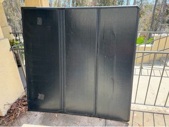 Hard top folding truck bed cover for 5.5 foot truck bed