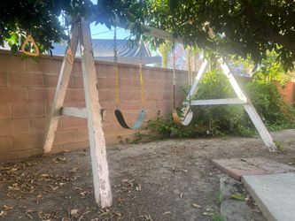 Dual Swing Set with Hanging/Swinging Monkey Bars