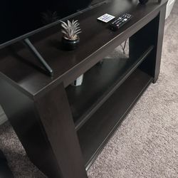 🪑 TV Stand / Media Console – Glass Shelf – Sturdy & Clean