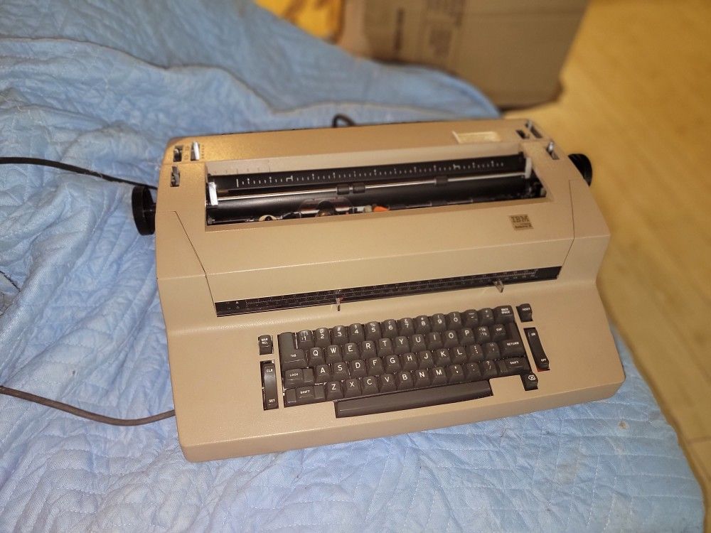 IBM Selectric II Typewriter