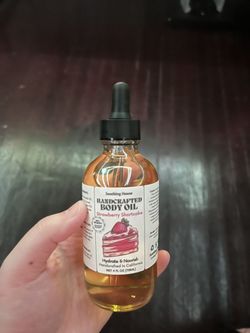Handcrafted Body Oil Strawberry Shortcake 