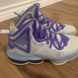 Nike LeBron 19 Aura :  Youth 6.5; AVAILABLE NOW Lightly Used