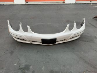 2007-2009 Mercedes E350 (E Class) complete front bumper with all the accessories OEM.