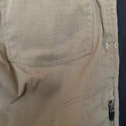 Men’s UnderArmour Pants Size 32/34