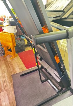 NordicTrack T 6.5 S Treadmill Folds 10mph 10 incline iFit EX OBO - $450