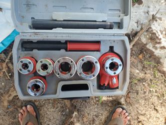 NPT Pipe Threading Die Set with Case