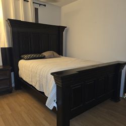 Queen Bed FRAME 