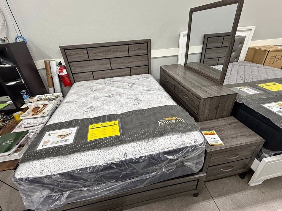 4PC Bedroom set King or Queen bed frame. Dresser mirror night stand