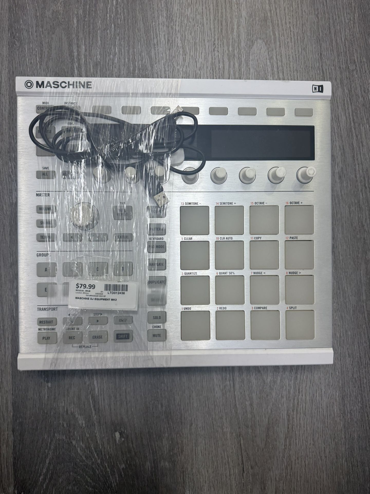 MASCHINE DJ EQUIPMENT