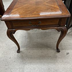 Gorgeous Ethan Allen Side Table