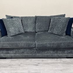 Complete Living Room Set – 2 Sofas, 2 Lamps & 2 Side Tables 