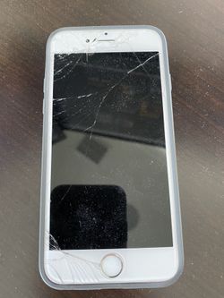 White iPhone 6s - Works Perfectly - Cracked Screen 