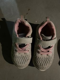 Girls Tennis Shoe Size 8