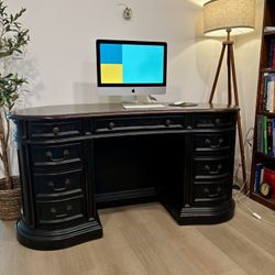 Elegant wooden Executive desk vintage style with details and unique design from the prestige hooker furniture dark brown color good condition we deliv