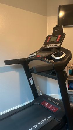 Sole F63 treadmill- like new- only 12 lifetime miles