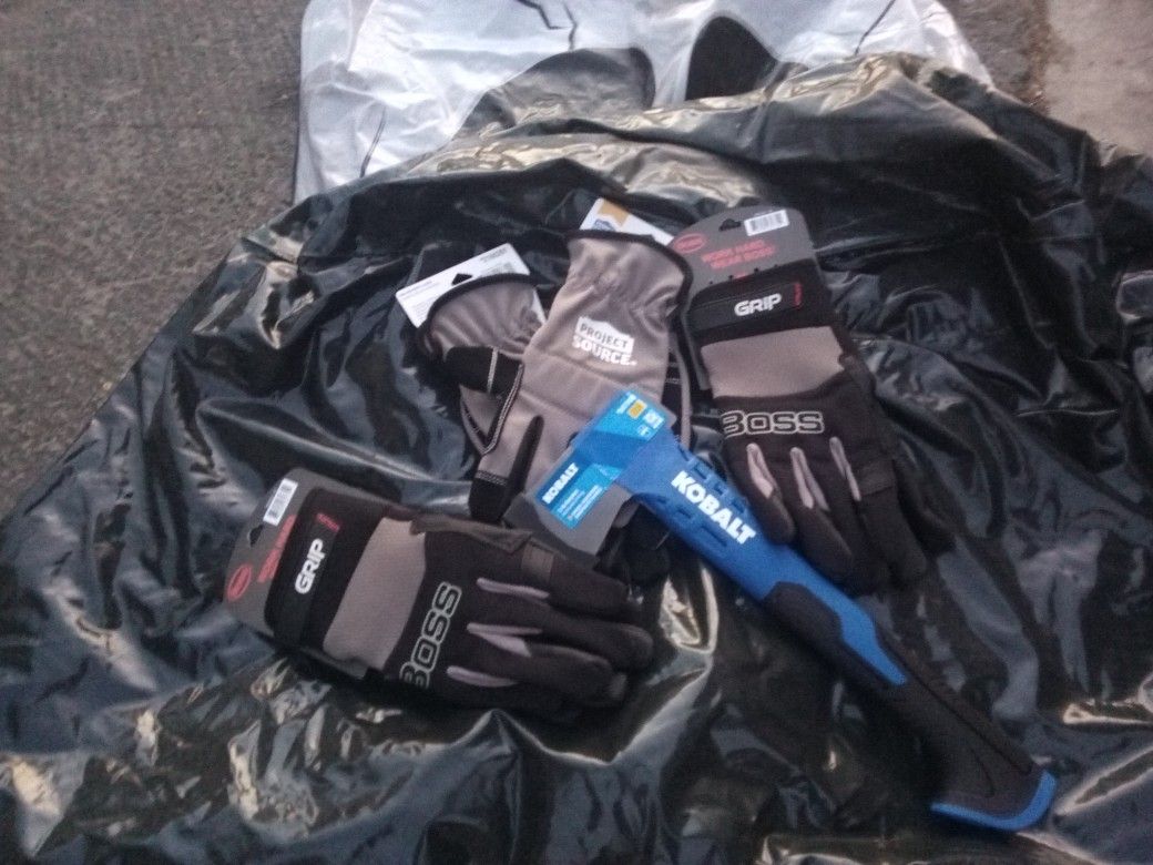 Gloves & Hatchet