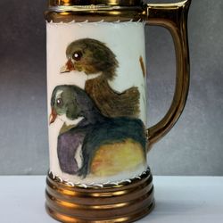 Beautiful Longton Crown Sammler Bierkrug, also known as a Keramik Deckelkrug or an America The Beautiful Tankard, featuring a duck motif.