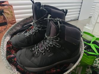 Keen Revil IV mid polor waterproof boots