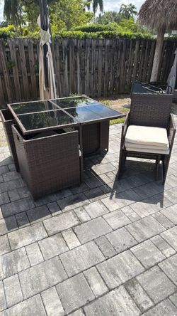 NEW. Beautiful outdoor set