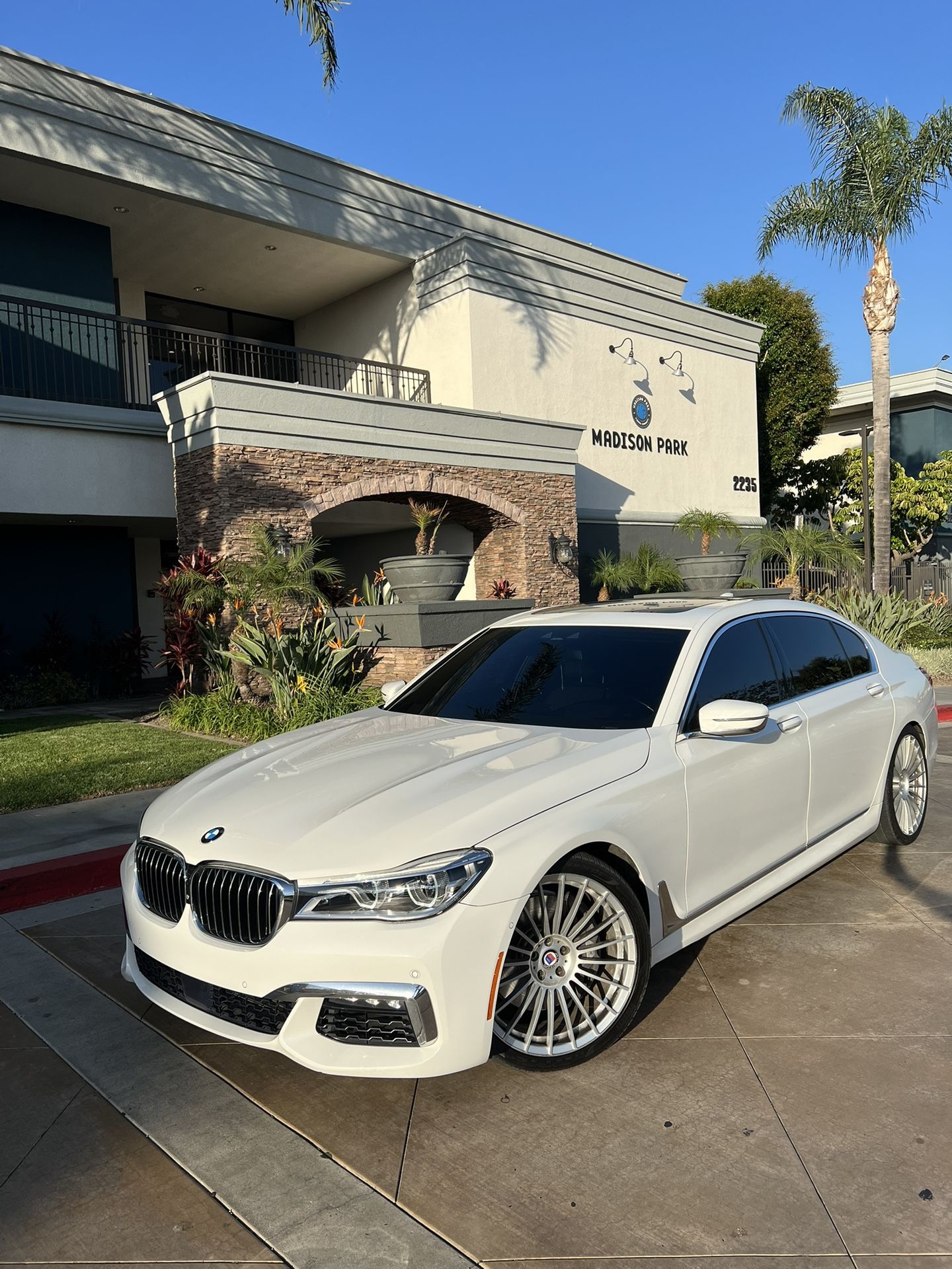 2016 BMW 750i