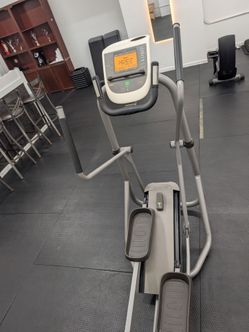 Precor EFX Elliptical Trainer – Commercial-Grade Cardio Machine