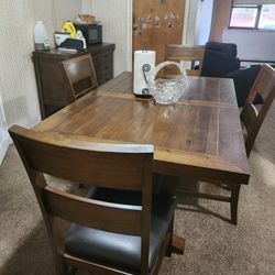 Wooden Dinning Room Table 