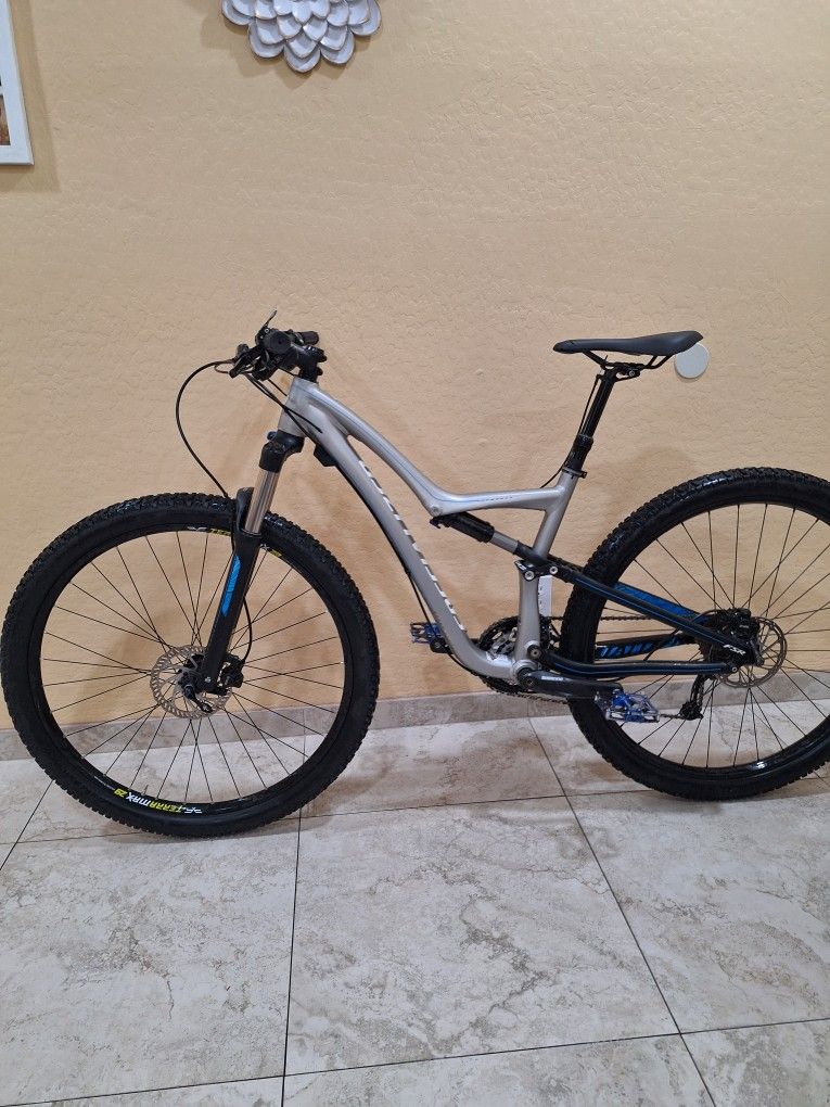 SPECIALIZED RUMOR 29 ER FULL SUSPENSION MOUNTAIN BIKE ( CHECK MY OTHER BIKES)