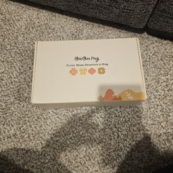 NEW BIOBOO Hug Wearable Breast Pump