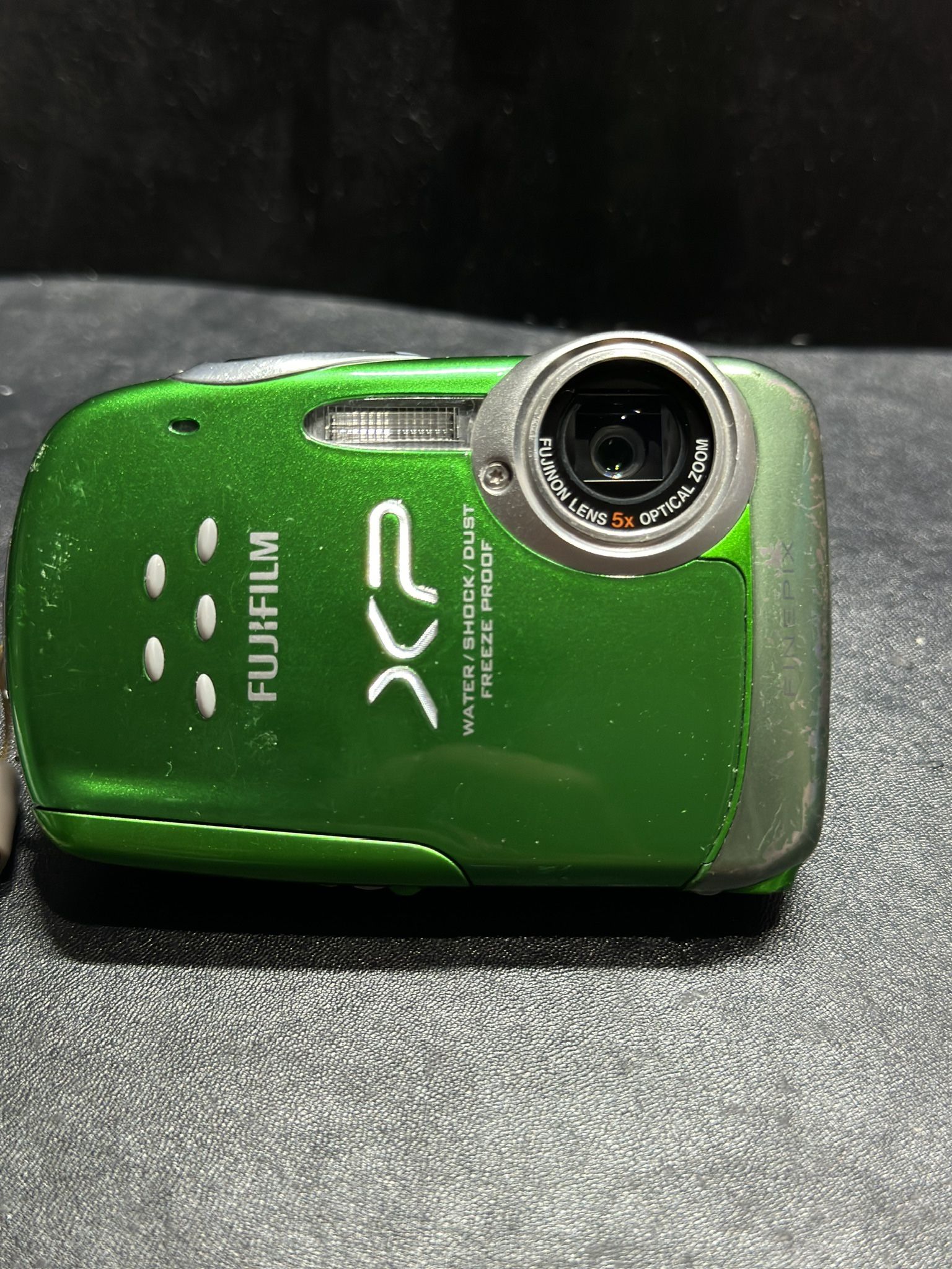 Fujifilm FinePix XP10 12 MP Waterproof Digital Camera