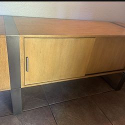 La-Z-Boy Modern Solid Wood Console/Entertainment Center/Sofa Table