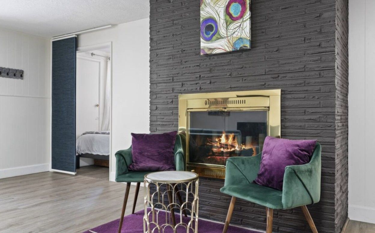 AirBNB Liquidation Sale (Furniture, Kitchenware, Outdoor Items, Linens, Etc...)